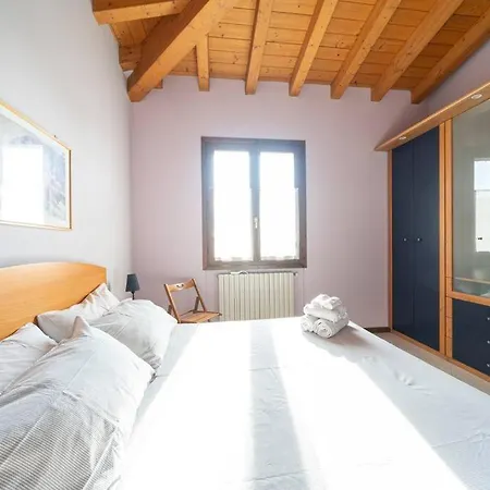 Apartment Antica Corte San Felice del Benaco